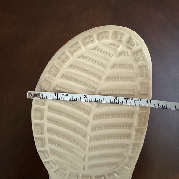 Women’s Size 8 Leopard Print CROCS - Picture 11 of 14